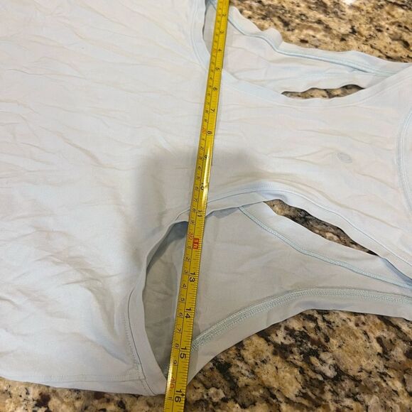 Lululemon tank top size 6 - Picture 4 of 7